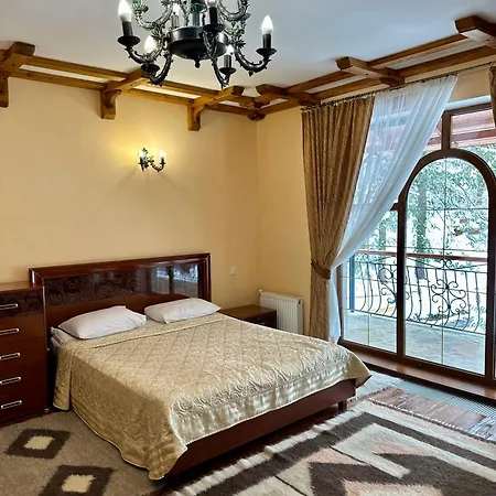 Hotel Dykyi Med Tatariv Exterior photo