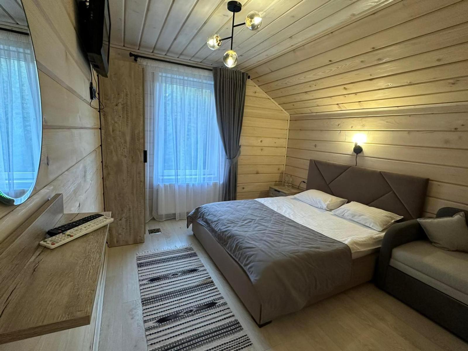 Dykyi Med Hotel