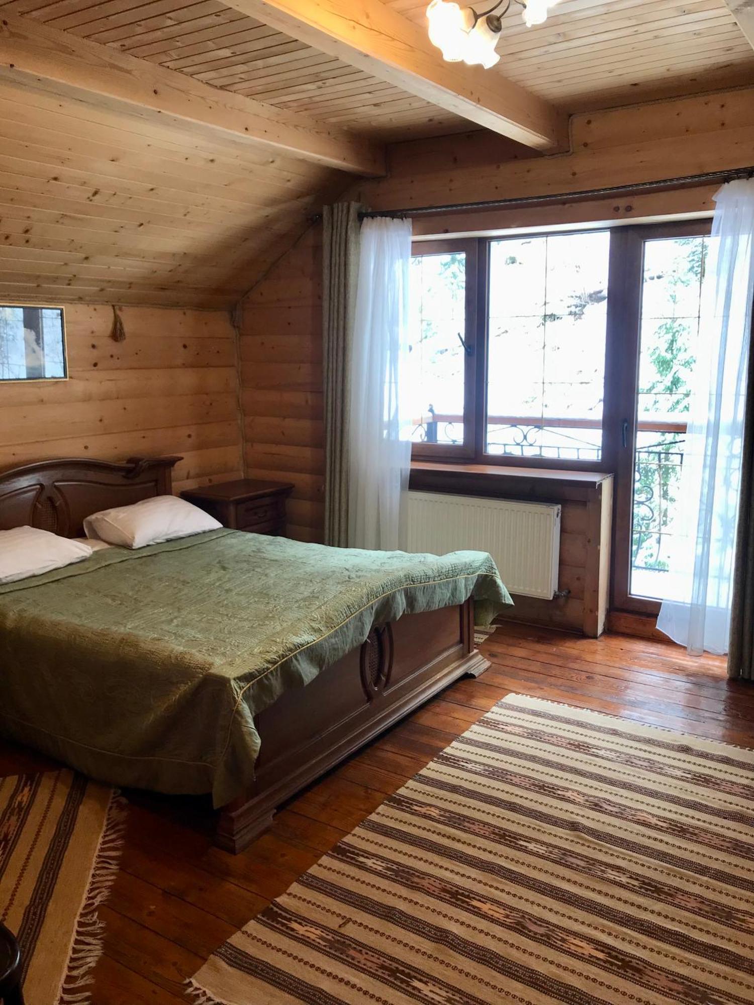 Dykyi Med Hotel